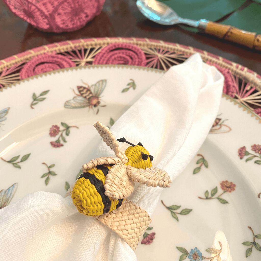 Palma de Iraca Little Bee Napkin Ring - The Shop'n Glow