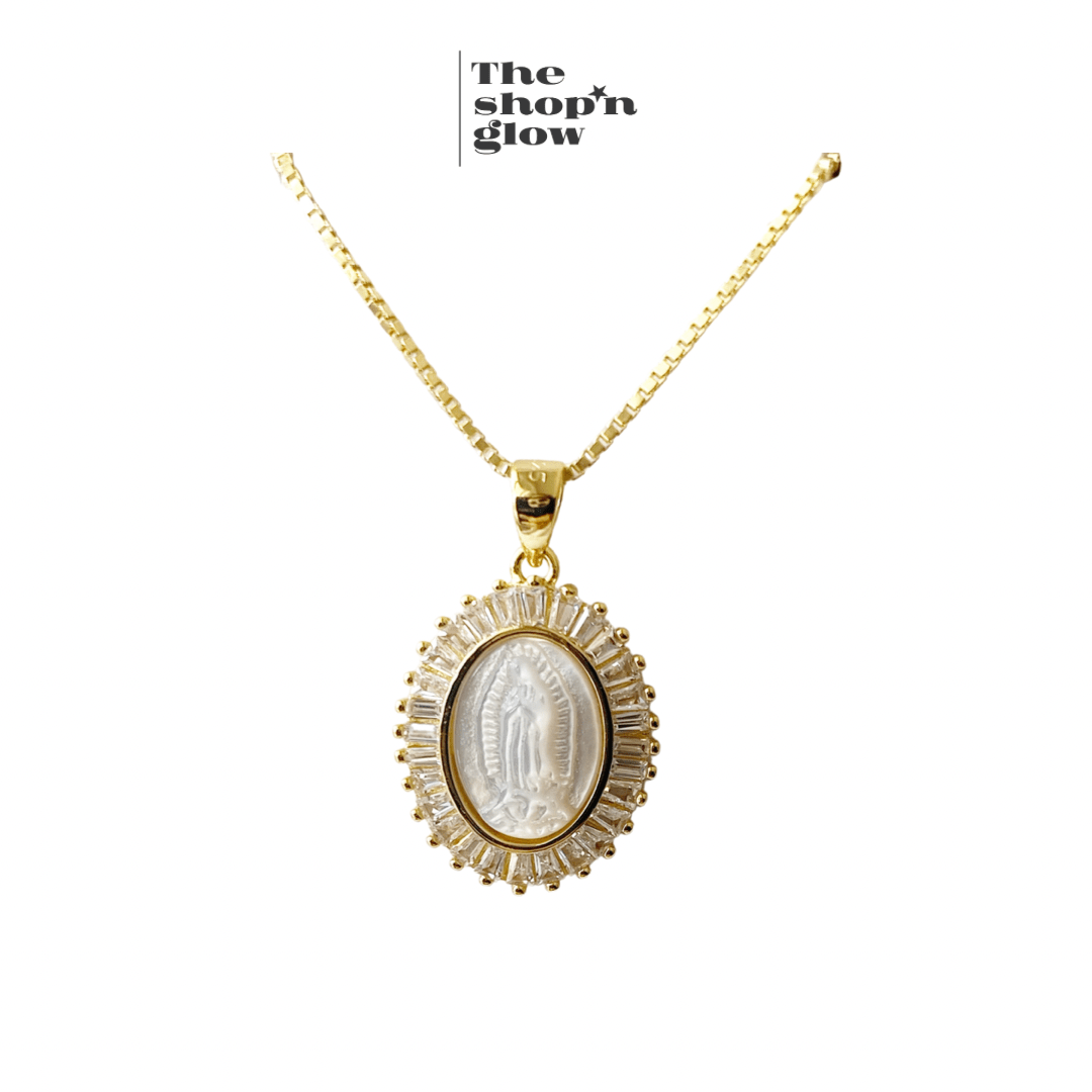 Round Blessed Mother Virgin Mary Pendant Necklace 14K Yellow Gold